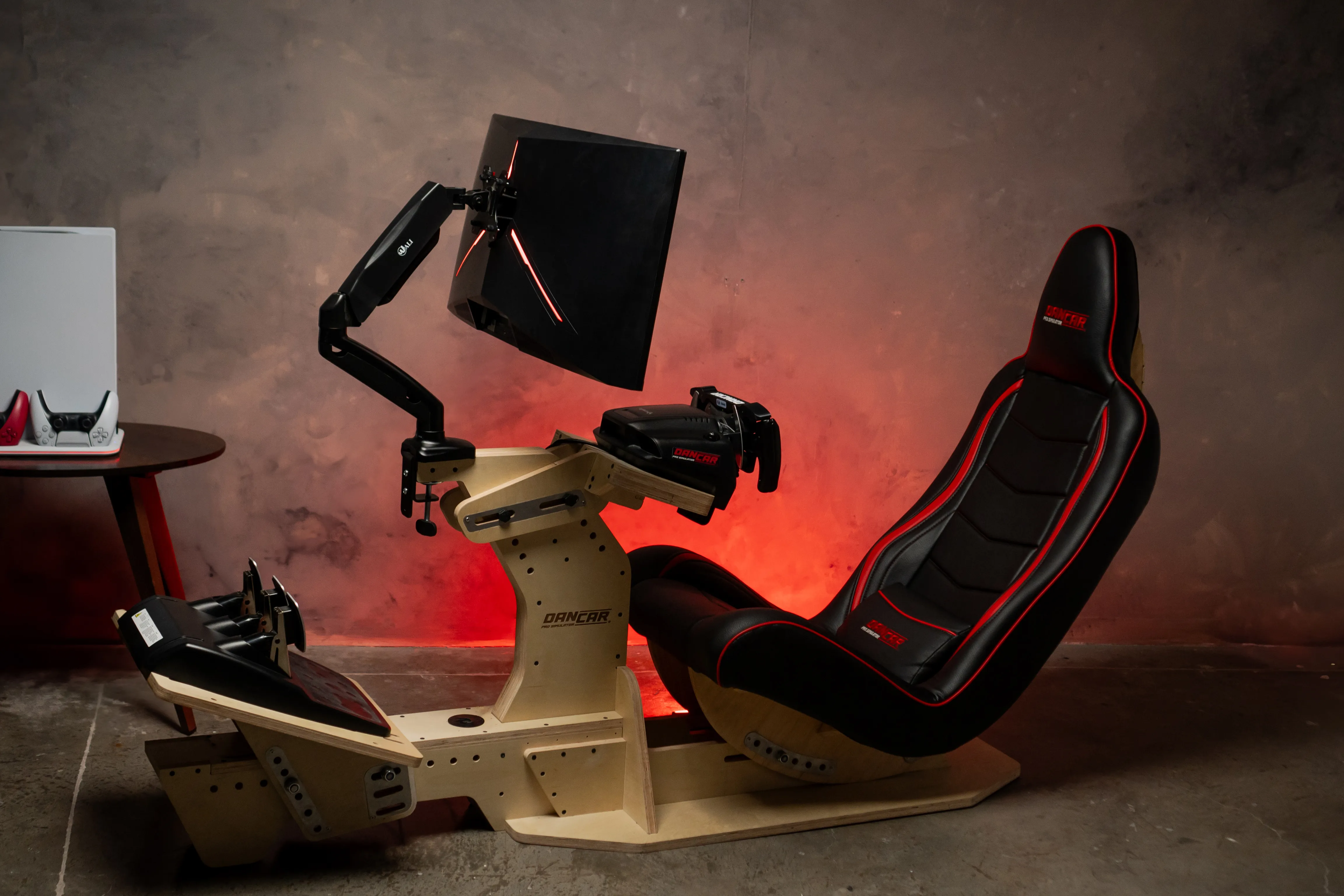 Simulador de conducción DancarPro personalizado con monitor y periféricos de alto rendimiento